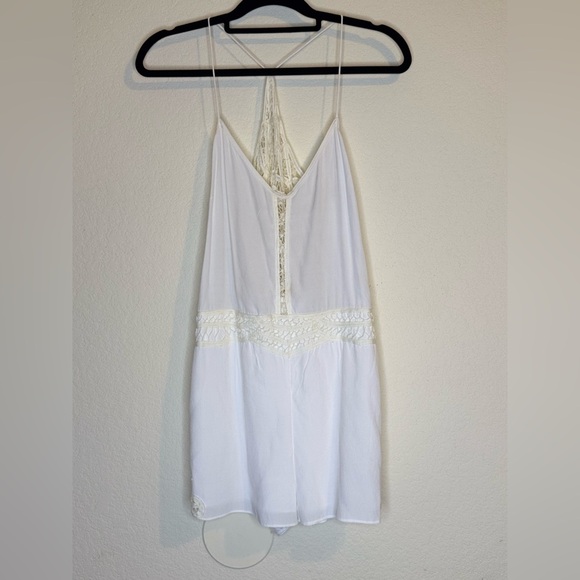 Saylor White/Off White Sleeveless Romper NWT - Picture 4 of 12